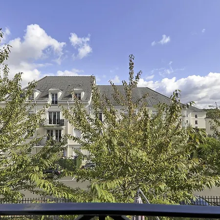 Square Apartment Magny-le-Hongre
